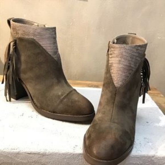 Anthropologie Vanessa Wu fringed suede booties - Picture 1 of 8